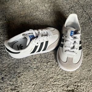 Toddler Adidas Samba soccer sneakers